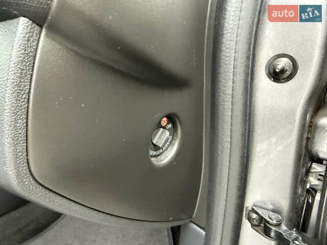 Серый Рено Клио, объемом двигателя 1.2 л и пробегом 122 тыс. км за 8800 $, фото 67 на Automoto.ua