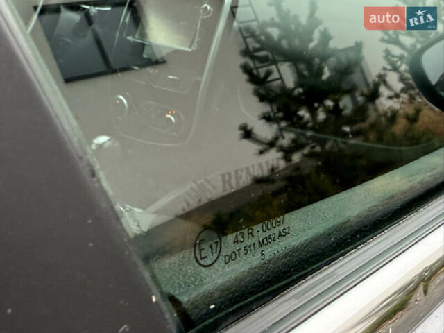 Серый Рено Клио, объемом двигателя 1.2 л и пробегом 122 тыс. км за 8800 $, фото 23 на Automoto.ua