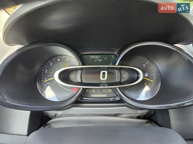 Серый Рено Клио, объемом двигателя 1.5 л и пробегом 290 тыс. км за 7950 $, фото 9 на Automoto.ua