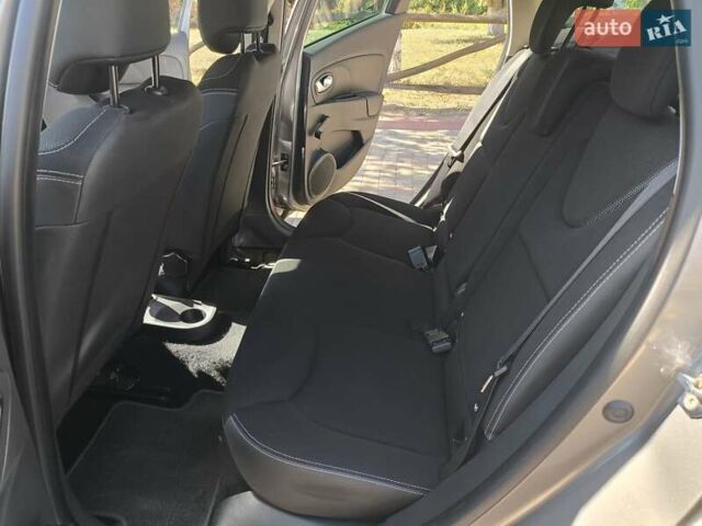 Сірий Рено Кліо, об'ємом двигуна 1.5 л та пробігом 250 тис. км за 8500 $, фото 61 на Automoto.ua