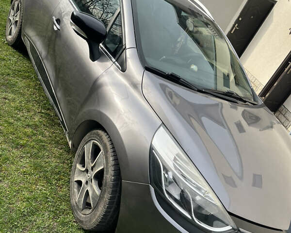 Серый Рено Клио, объемом двигателя 1.5 л и пробегом 231 тыс. км за 7999 $, фото 1 на Automoto.ua