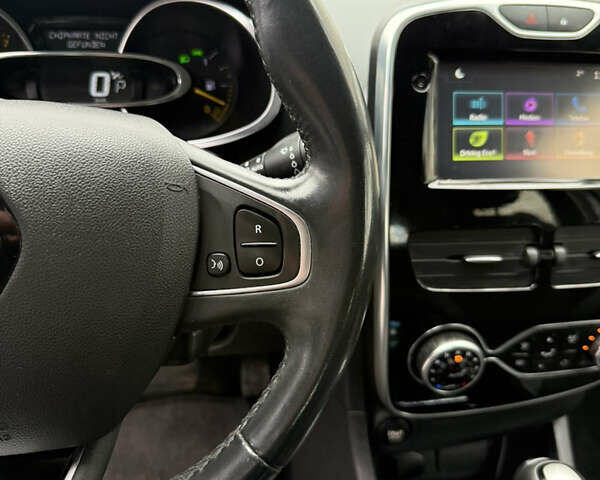 Серый Рено Клио, объемом двигателя 1.2 л и пробегом 122 тыс. км за 8800 $, фото 51 на Automoto.ua