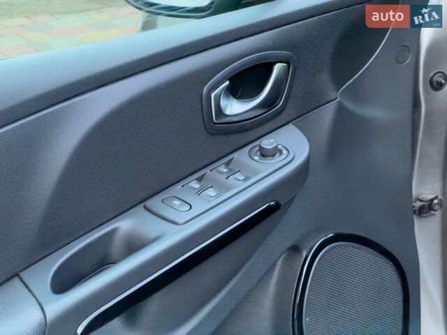 Сірий Рено Кліо, об'ємом двигуна 1.2 л та пробігом 130 тис. км за 9500 $, фото 11 на Automoto.ua