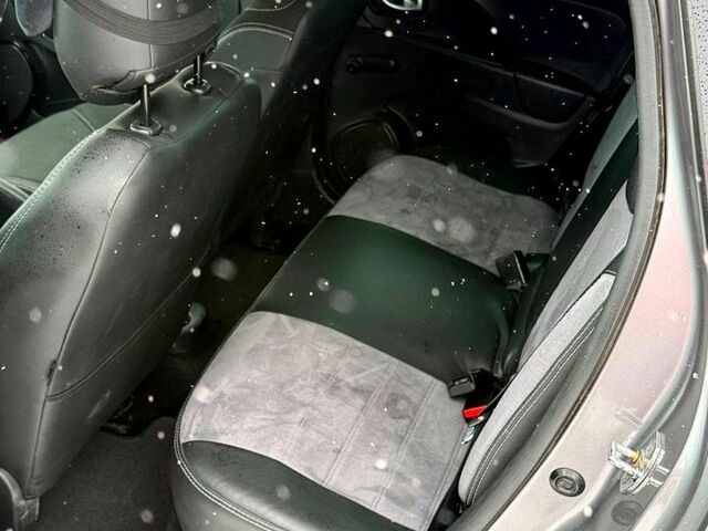 Сірий Рено Кліо, об'ємом двигуна 1.5 л та пробігом 290 тис. км за 7150 $, фото 4 на Automoto.ua