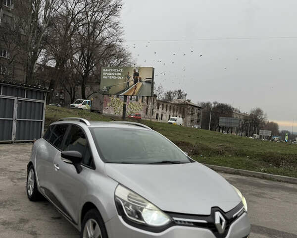 Серый Рено Клио, объемом двигателя 1.46 л и пробегом 226 тыс. км за 7600 $, фото 5 на Automoto.ua