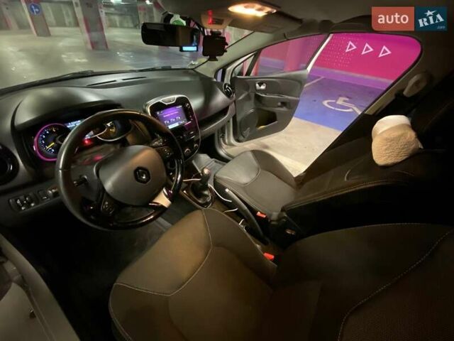 Рено Клио 2015 в Черновцах на Automoto.ua Серый Рено Клио, объемом двигателя 1.5 л и пробегом 270 тыс. км за 7300 $, фото 30 на Automoto.ua