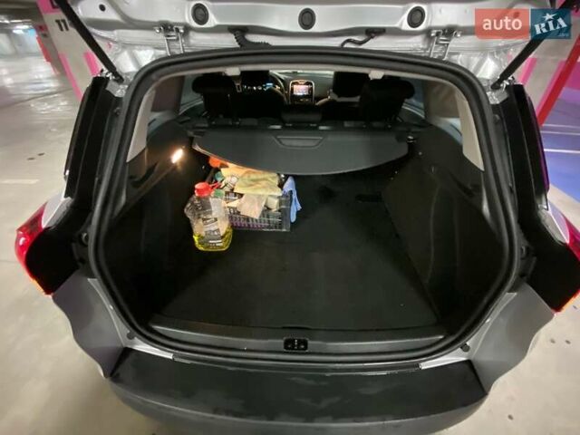 Рено Клио 2015 в Черновцах на Automoto.ua Серый Рено Клио, объемом двигателя 1.5 л и пробегом 270 тыс. км за 7300 $, фото 17 на Automoto.ua