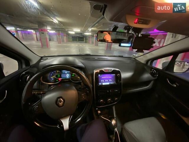 Рено Клио 2015 в Черновцах на Automoto.ua Серый Рено Клио, объемом двигателя 1.5 л и пробегом 270 тыс. км за 7300 $, фото 33 на Automoto.ua