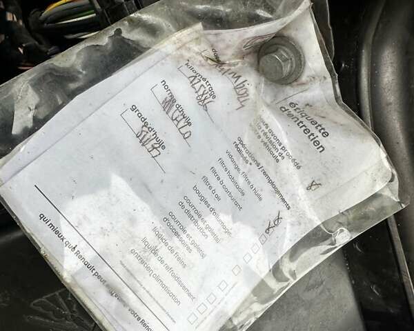 Сірий Рено Кліо, об'ємом двигуна 1.5 л та пробігом 130 тис. км за 10900 $, фото 37 на Automoto.ua