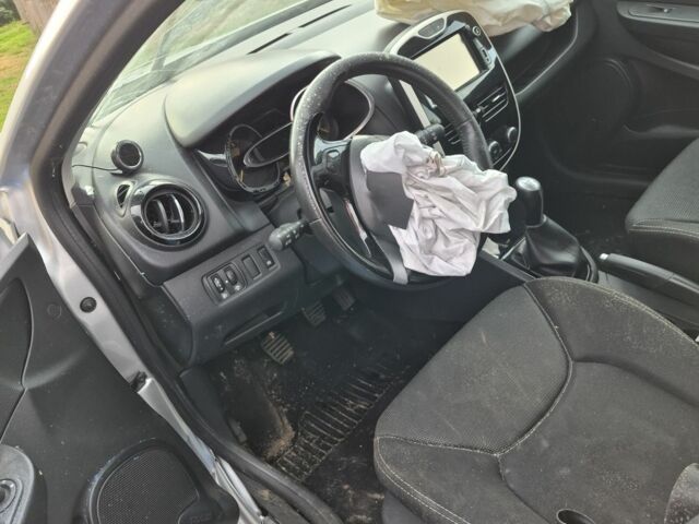 Сірий Рено Кліо, об'ємом двигуна 0 л та пробігом 230 тис. км за 3000 $, фото 3 на Automoto.ua