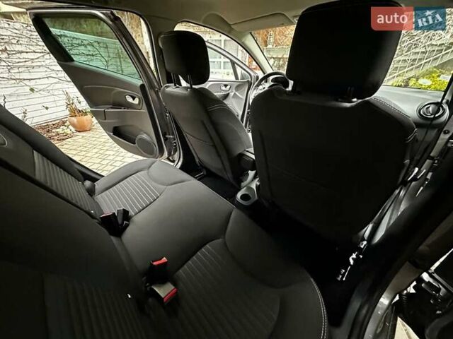 Сірий Рено Кліо, об'ємом двигуна 1.5 л та пробігом 130 тис. км за 10900 $, фото 24 на Automoto.ua