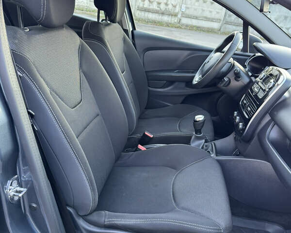 Сірий Рено Кліо, об'ємом двигуна 1.15 л та пробігом 63 тис. км за 8600 $, фото 11 на Automoto.ua