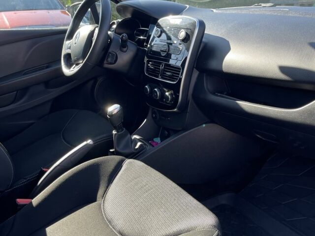 Сірий Рено Кліо, об'ємом двигуна 1.1 л та пробігом 70 тис. км за 8999 $, фото 3 на Automoto.ua