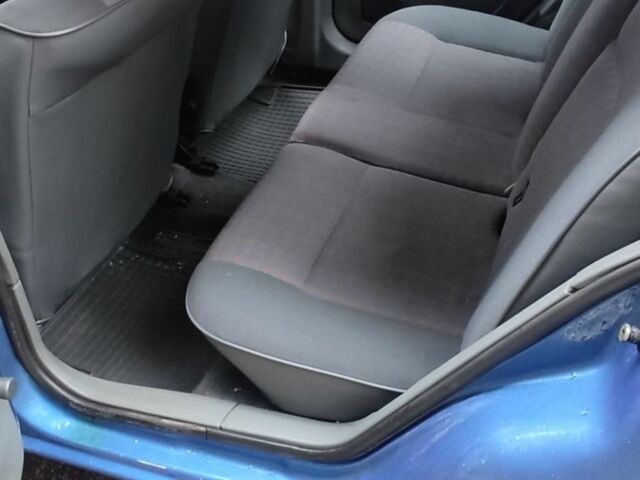 Синій Рено Кліо, об'ємом двигуна 1.4 л та пробігом 213 тис. км за 1850 $, фото 3 на Automoto.ua