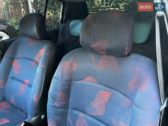 Синий Рено Клио, объемом двигателя 1.1 л и пробегом 162 тыс. км за 2450 $, фото 10 на Automoto.ua