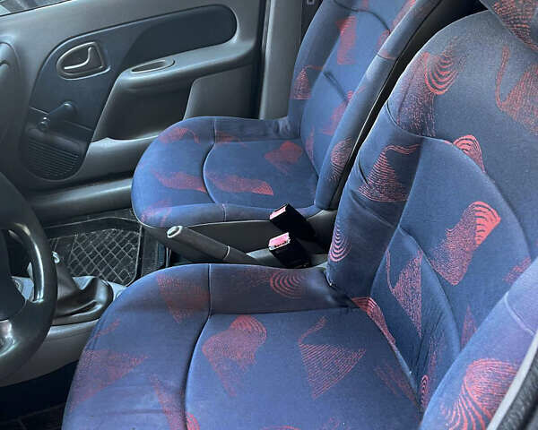 Синий Рено Клио, объемом двигателя 1.1 л и пробегом 162 тыс. км за 2450 $, фото 9 на Automoto.ua