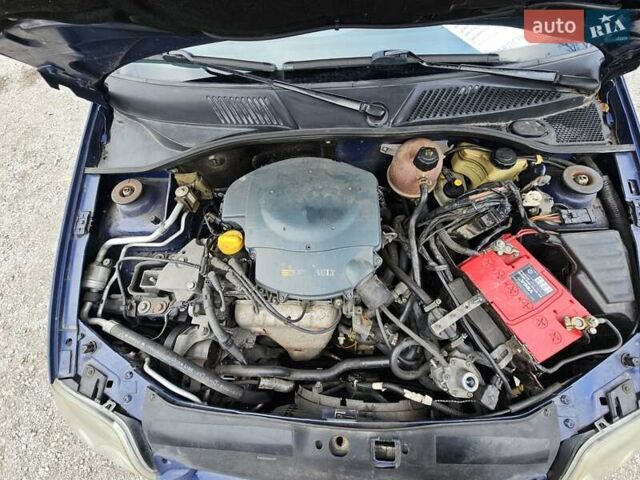 Синий Рено Клио, объемом двигателя 1.39 л и пробегом 230 тыс. км за 2999 $, фото 17 на Automoto.ua