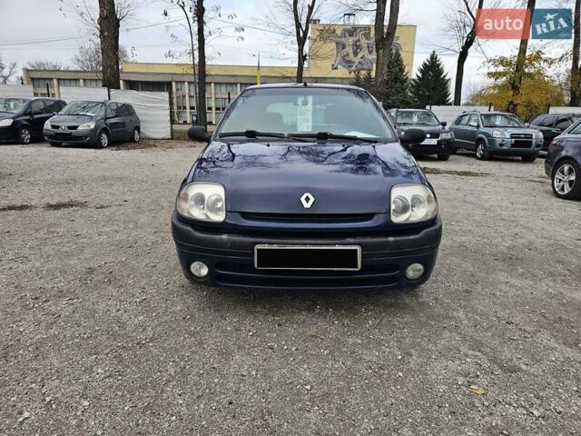 Синий Рено Клио, объемом двигателя 1.39 л и пробегом 230 тыс. км за 2999 $, фото 6 на Automoto.ua