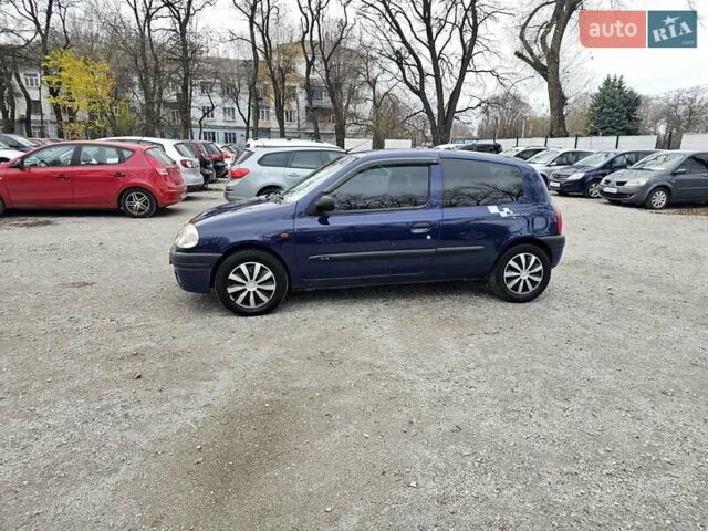 Синий Рено Клио, объемом двигателя 1.39 л и пробегом 230 тыс. км за 2999 $, фото 1 на Automoto.ua
