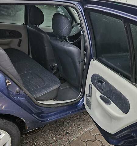 Синій Рено Кліо, об'ємом двигуна 1.39 л та пробігом 214 тис. км за 3800 $, фото 9 на Automoto.ua