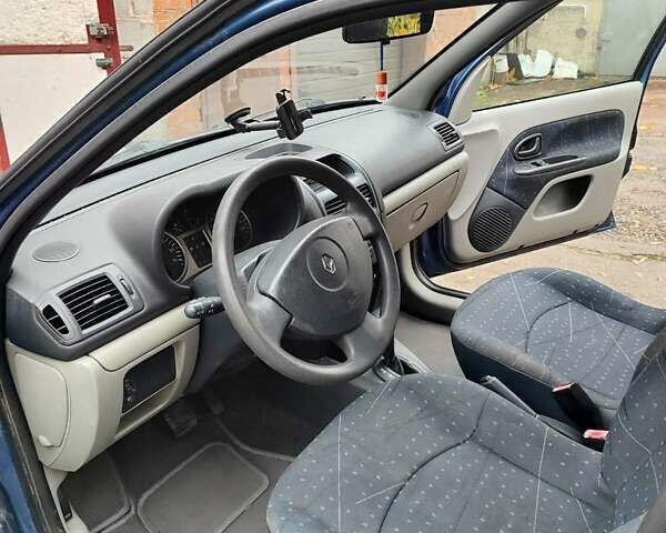 Рено Клио 2002 в Бердичеве на Automoto.ua Синий Рено Клио, объемом двигателя 1.39 л и пробегом 193 тыс. км за 4100 $, фото 9 на Automoto.ua