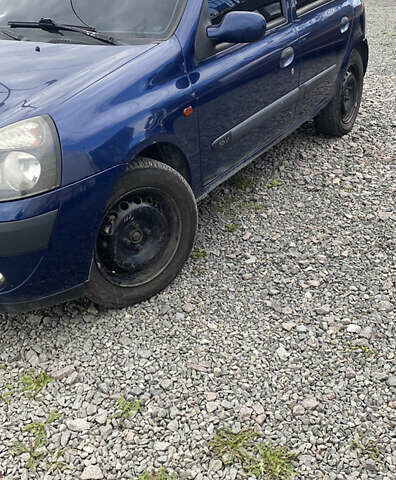 Синий Рено Клио, объемом двигателя 1.2 л и пробегом 267 тыс. км за 2450 $, фото 1 на Automoto.ua