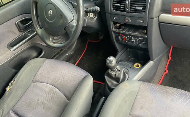 Синий Рено Клио, объемом двигателя 1.2 л и пробегом 267 тыс. км за 2450 $, фото 7 на Automoto.ua