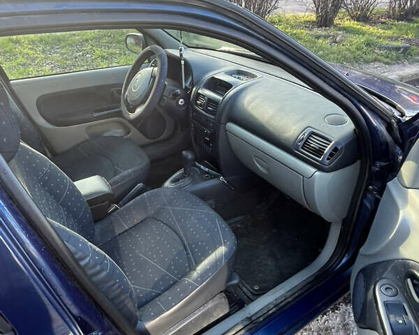 Синій Рено Кліо, об'ємом двигуна 1.4 л та пробігом 239 тис. км за 3700 $, фото 5 на Automoto.ua