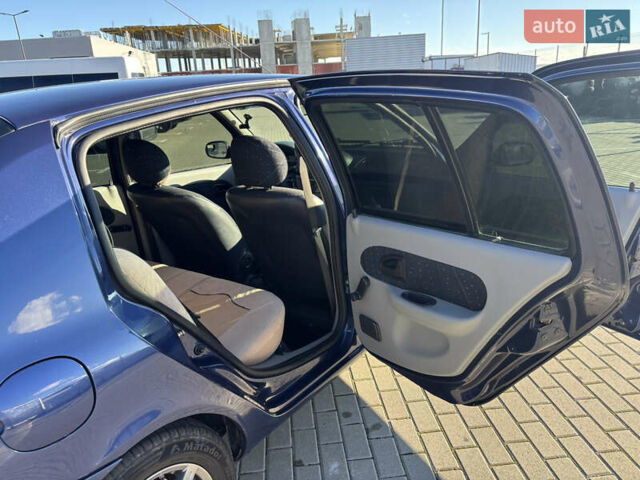 Синий Рено Клио, объемом двигателя 1.4 л и пробегом 272 тыс. км за 2700 $, фото 8 на Automoto.ua