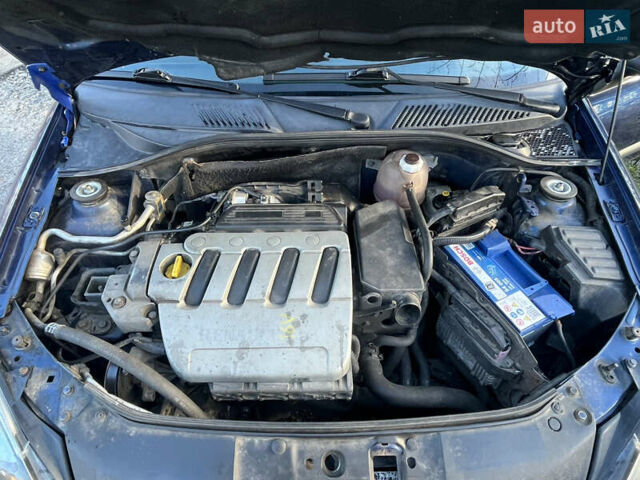 Синій Рено Кліо, об'ємом двигуна 1.4 л та пробігом 239 тис. км за 3700 $, фото 11 на Automoto.ua