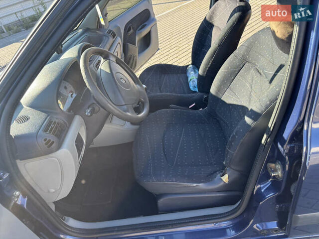 Синий Рено Клио, объемом двигателя 1.4 л и пробегом 272 тыс. км за 2700 $, фото 15 на Automoto.ua