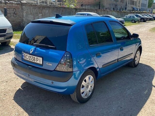 Синий Рено Клио, объемом двигателя 1.15 л и пробегом 212 тыс. км за 2700 $, фото 2 на Automoto.ua
