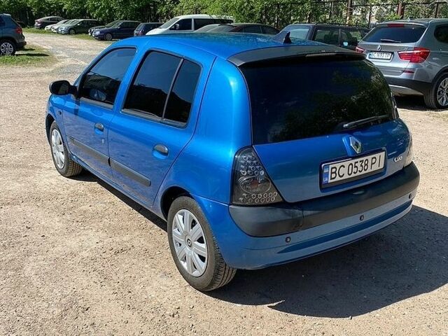 Синий Рено Клио, объемом двигателя 1.15 л и пробегом 214 тыс. км за 2800 $, фото 2 на Automoto.ua
