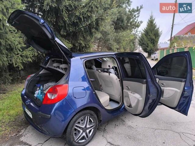 Синий Рено Клио, объемом двигателя 1.6 л и пробегом 132 тыс. км за 6500 $, фото 3 на Automoto.ua