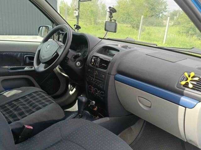 Синий Рено Клио, объемом двигателя 1.4 л и пробегом 278 тыс. км за 3300 $, фото 8 на Automoto.ua
