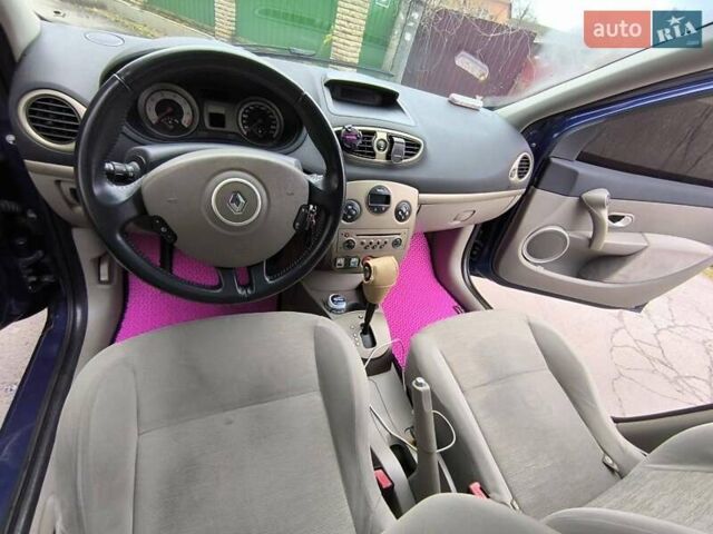 Синий Рено Клио, объемом двигателя 1.6 л и пробегом 132 тыс. км за 6500 $, фото 6 на Automoto.ua