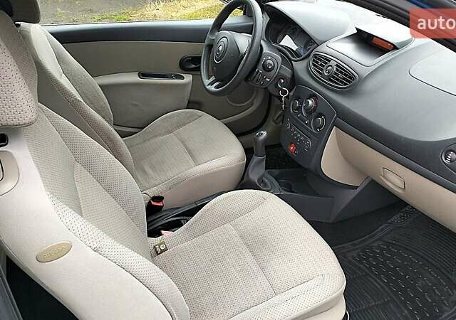 Синий Рено Клио, объемом двигателя 1.15 л и пробегом 258 тыс. км за 3700 $, фото 9 на Automoto.ua