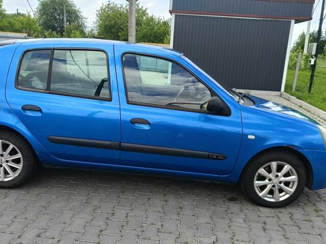 Синий Рено Клио, объемом двигателя 1.4 л и пробегом 278 тыс. км за 3300 $, фото 1 на Automoto.ua