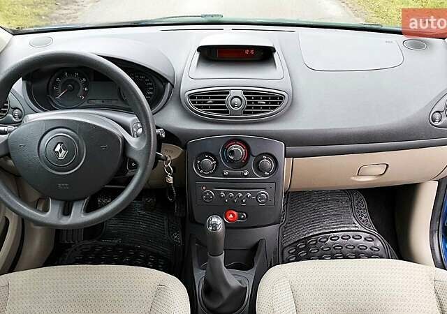 Синий Рено Клио, объемом двигателя 1.15 л и пробегом 258 тыс. км за 3700 $, фото 11 на Automoto.ua