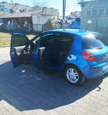 Синий Рено Клио, объемом двигателя 1.4 л и пробегом 226 тыс. км за 5100 $, фото 7 на Automoto.ua