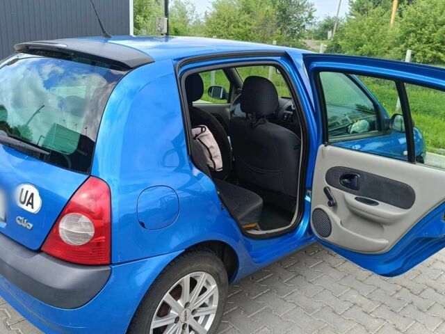 Синий Рено Клио, объемом двигателя 1.4 л и пробегом 278 тыс. км за 3300 $, фото 7 на Automoto.ua