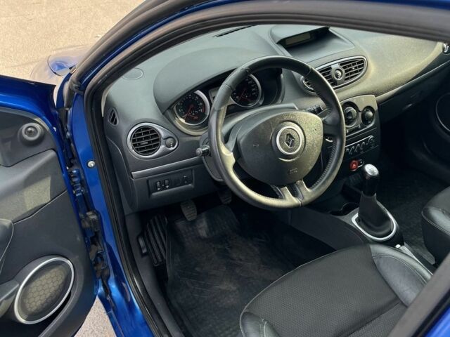 Синий Рено Клио, объемом двигателя 0 л и пробегом 206 тыс. км за 5200 $, фото 9 на Automoto.ua