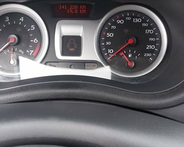 Синій Рено Кліо, об'ємом двигуна 1.6 л та пробігом 141 тис. км за 4650 $, фото 49 на Automoto.ua