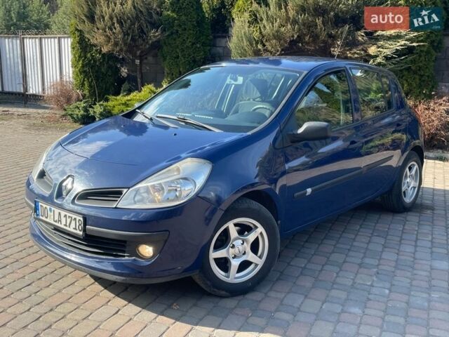 Синий Рено Клио, объемом двигателя 1.2 л и пробегом 225 тыс. км за 3950 $, фото 1 на Automoto.ua