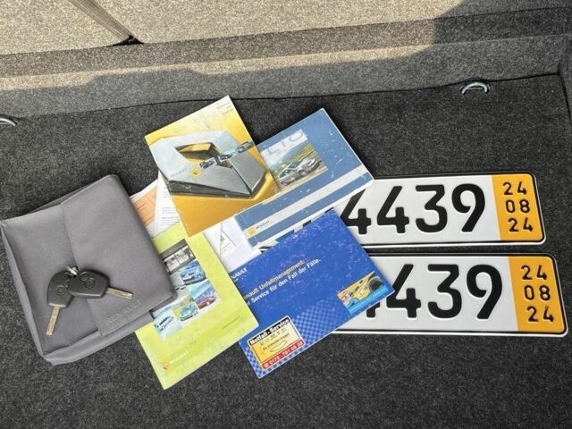 Синий Рено Клио, объемом двигателя 0 л и пробегом 206 тыс. км за 5200 $, фото 16 на Automoto.ua