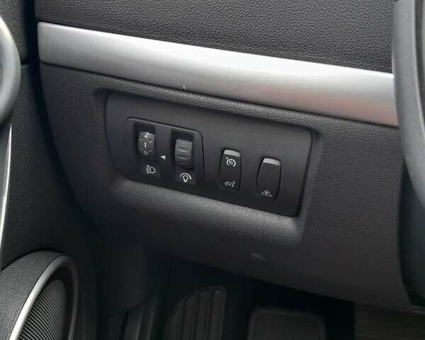 Синий Рено Клио, объемом двигателя 1.6 л и пробегом 181 тыс. км за 6100 $, фото 11 на Automoto.ua