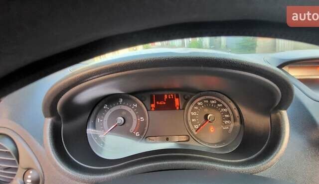 Синий Рено Клио, объемом двигателя 1.46 л и пробегом 327 тыс. км за 4500 $, фото 19 на Automoto.ua