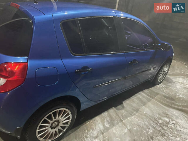 Рено Клио 2006 в Пирятине на Automoto.ua Синий Рено Клио, объемом двигателя 1.6 л и пробегом 198 тыс. км за 4700 $, фото 17 на Automoto.ua