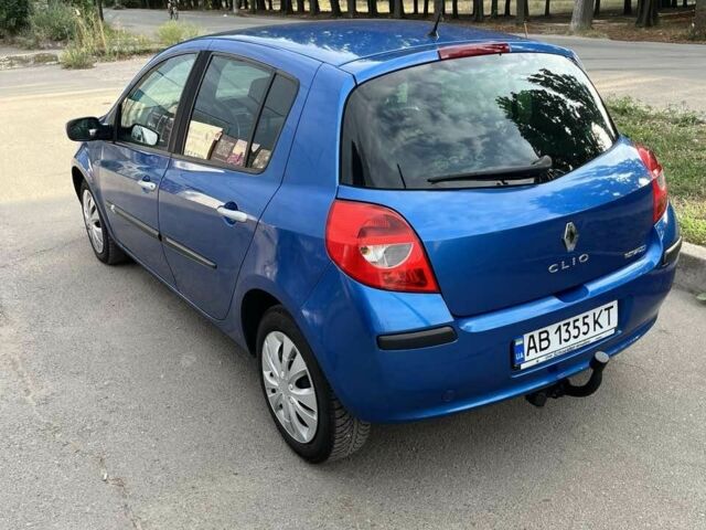 Синий Рено Клио, объемом двигателя 0 л и пробегом 206 тыс. км за 5200 $, фото 3 на Automoto.ua