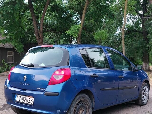 Синій Рено Кліо, об'ємом двигуна 1.5 л та пробігом 219 тис. км за 1700 $, фото 4 на Automoto.ua